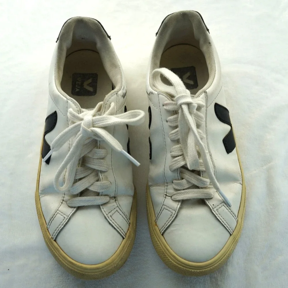 Veja brand model